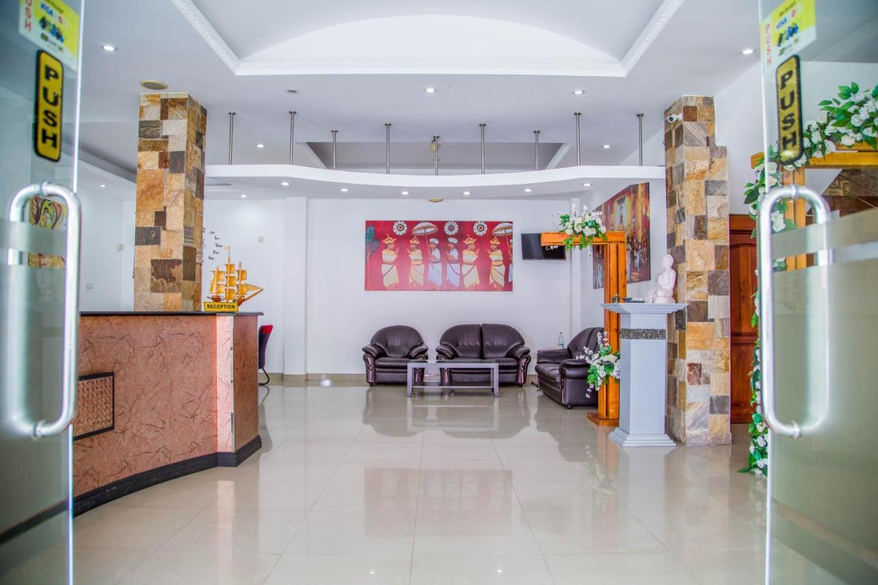 Remaco Hotel Minuwangoda Екстер'єр фото