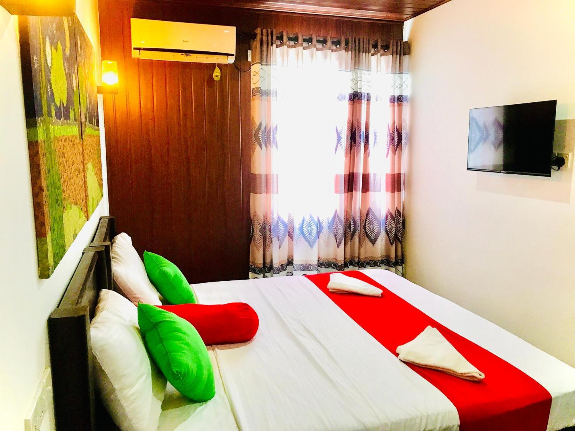 Remaco Hotel Minuwangoda Екстер'єр фото